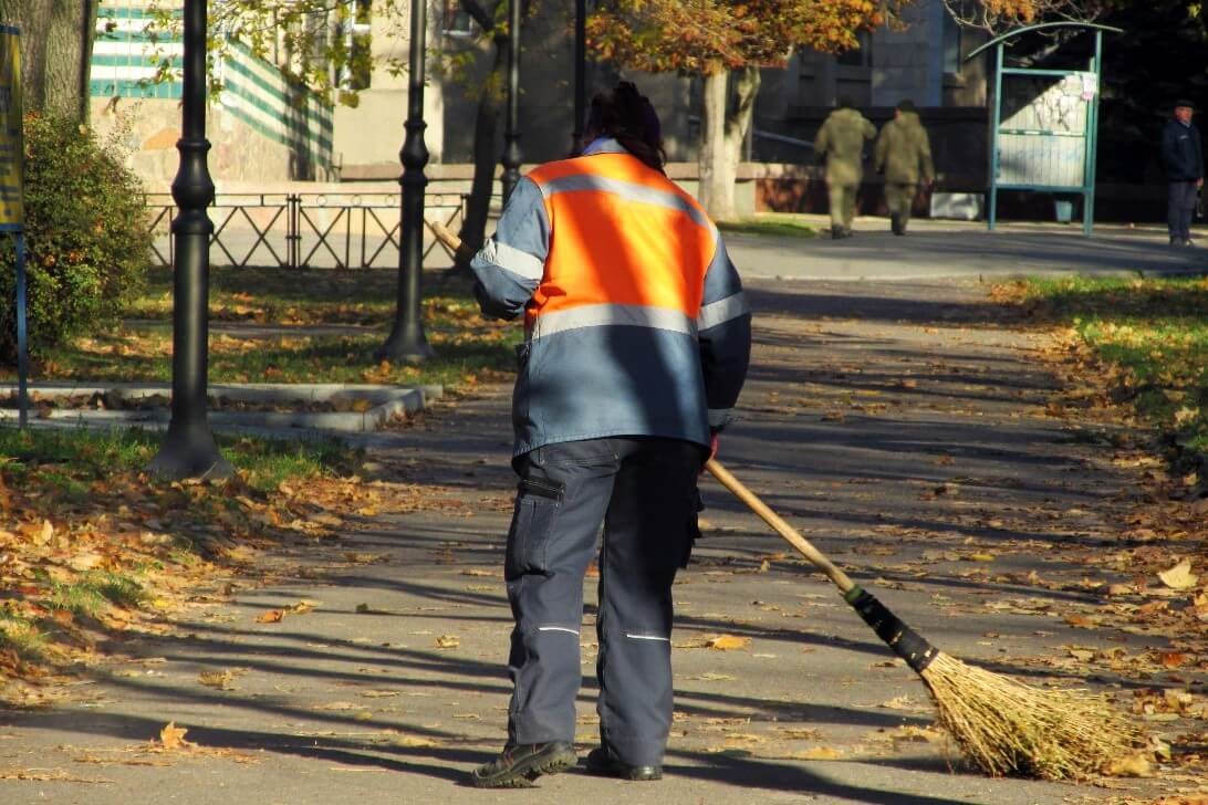 Подметание и уборка улиц